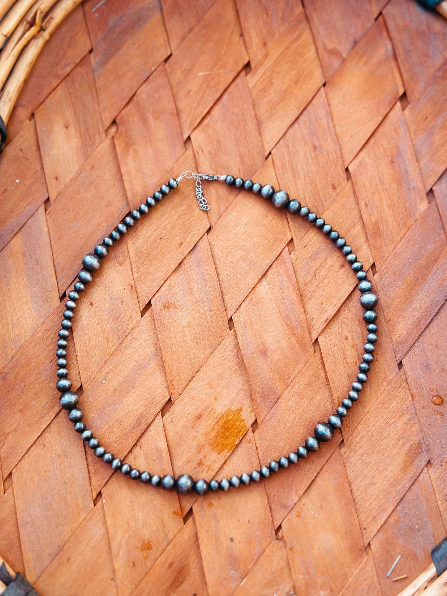 Roughy Necklace - Faux Navajo Pearl Necklace